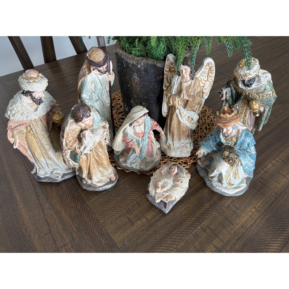 8 Piece Nativity Set Valerie Parr Hill Brand NEW Resin Glitter Christmas‎ Mantle